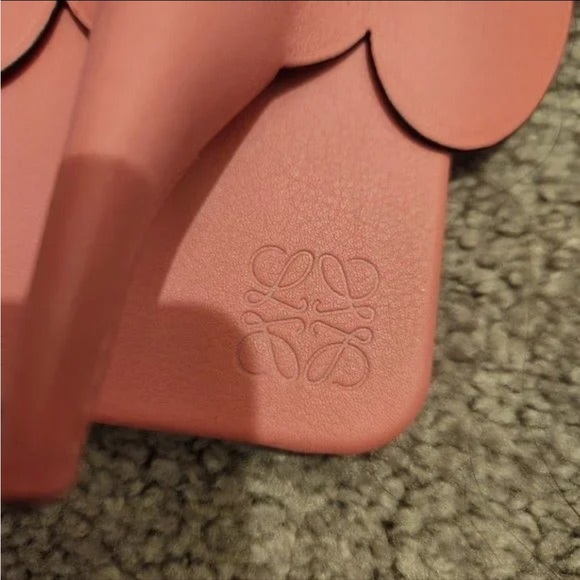 Loewe - Picture 5 of 7